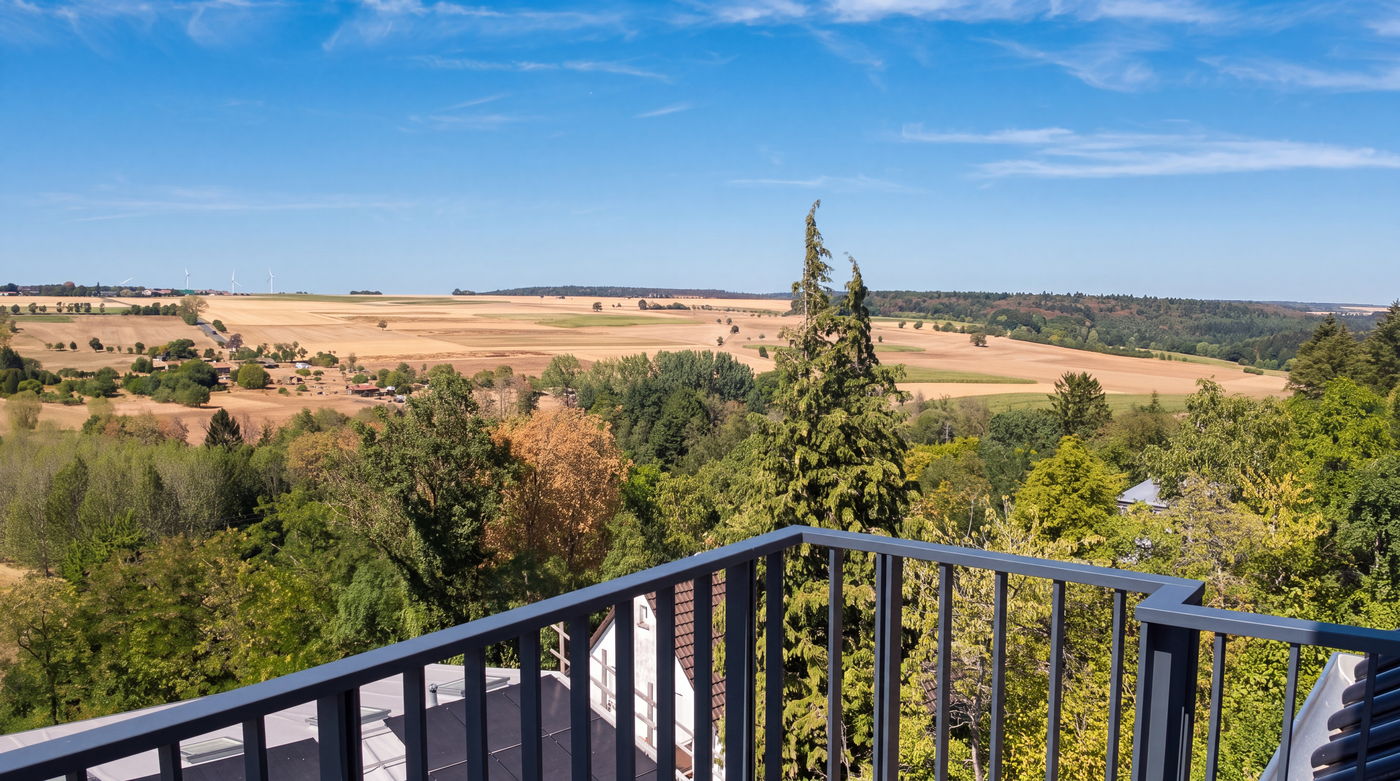 Blick vom Balkon über die Felder am Ortsrand von Höpfingen